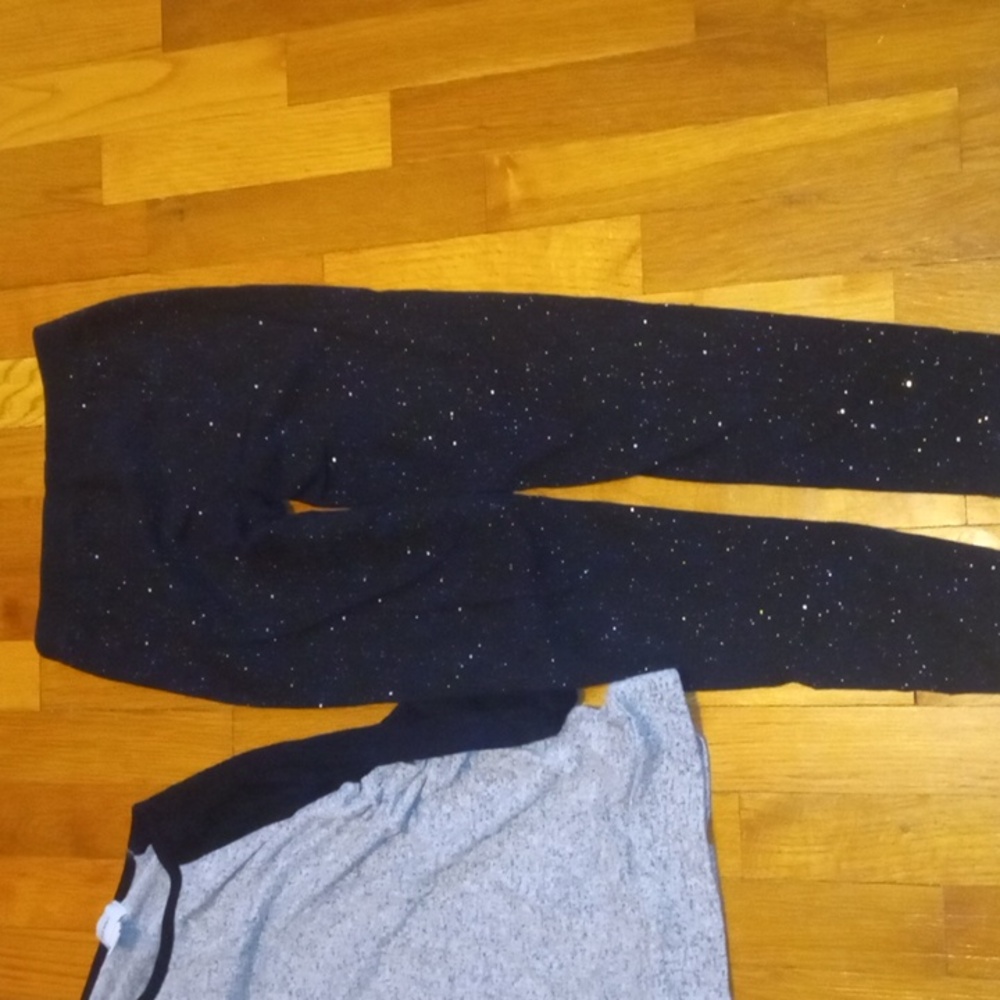 Gray and Black Raglan Top with Black Glitter leggings girl large - Picture 3 of 3